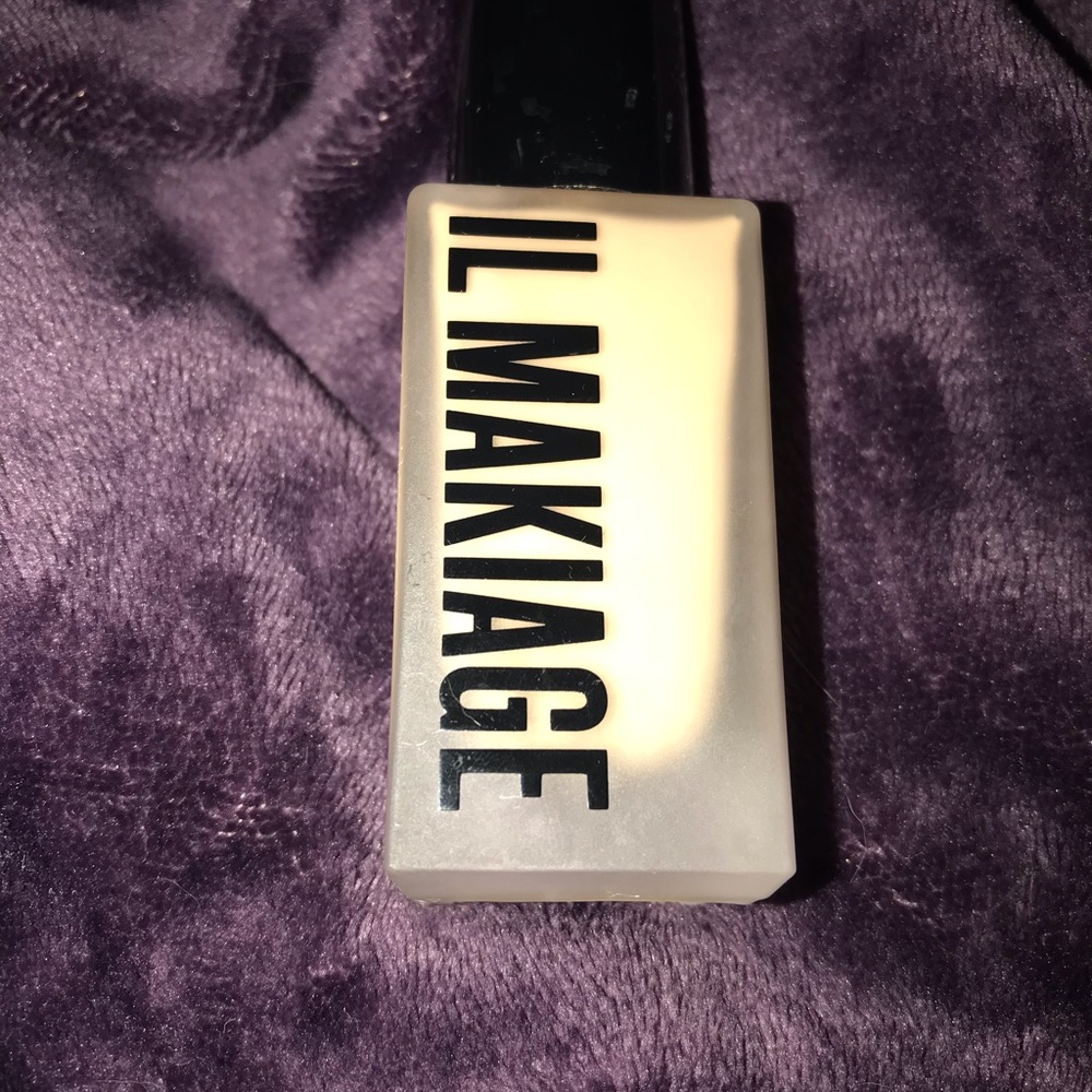 IL MAKIAGE “Woke Up Like This” Flawless Base Foundation